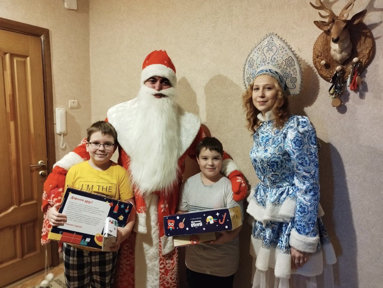 В Смоленской области росгвардейцы продолжают новогоднюю акцию «Дед Мороз специального назначения»