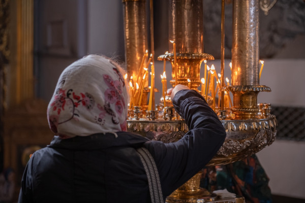 Василий Анохин поздравил православных смолян с Вербным воскресеньем