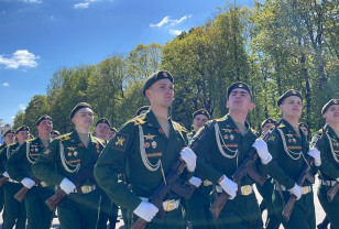 На центральной площади города Смоленска состоялся военный парад
