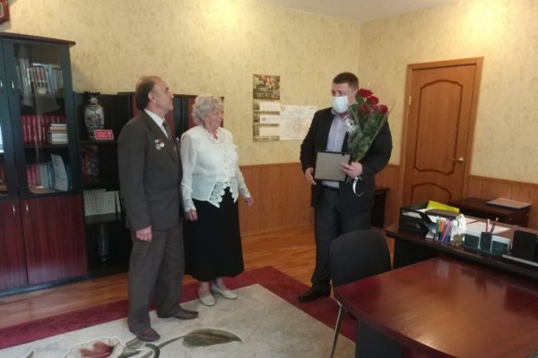 В Смоленске четыре семьи получили медали «За любовь и верность» 