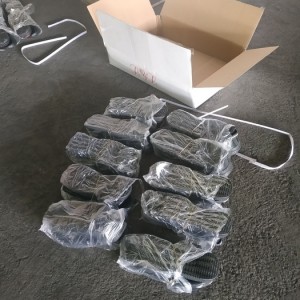 Смоленские таможенники задержали более 11 тонн нелегальной обуви из Китая