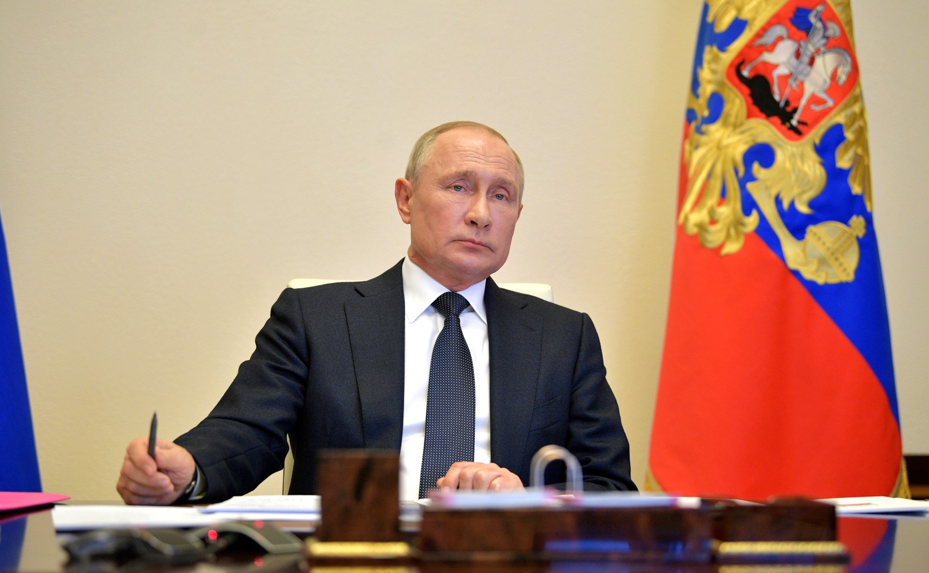 Владимир Путин призвал соблюдать меры по борьбе с коронавирусом