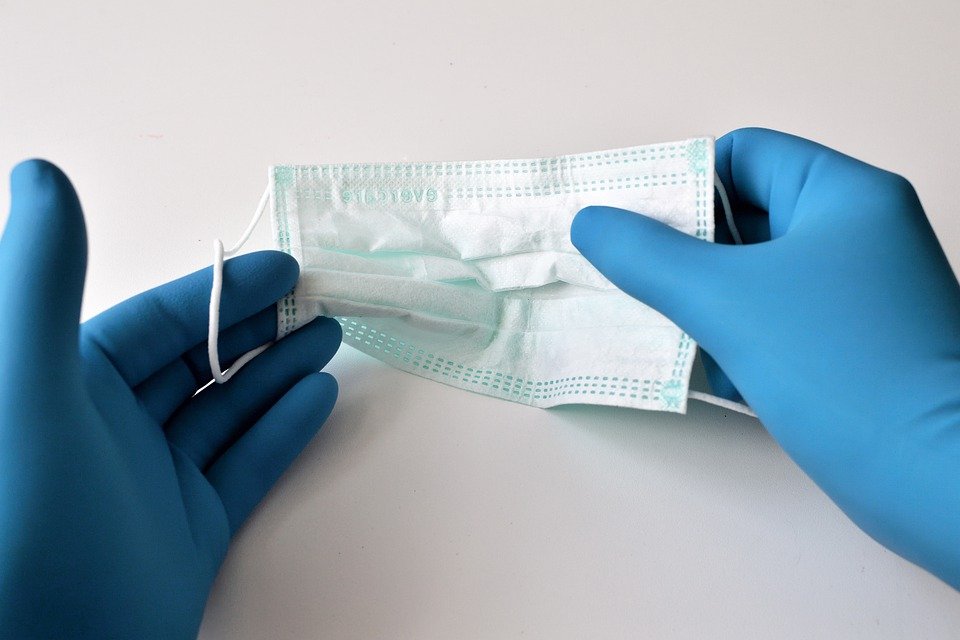 В Минздраве заявили о необходимости ношения масок после вакцинации