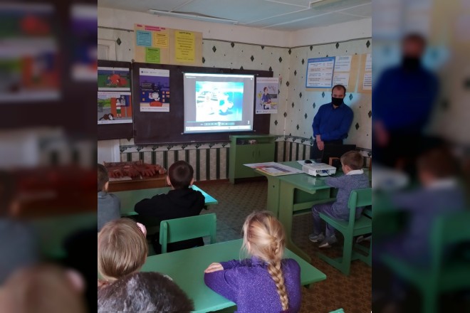 Сотрудники Смоленскэнерго учат школьников правилам электробезопасности