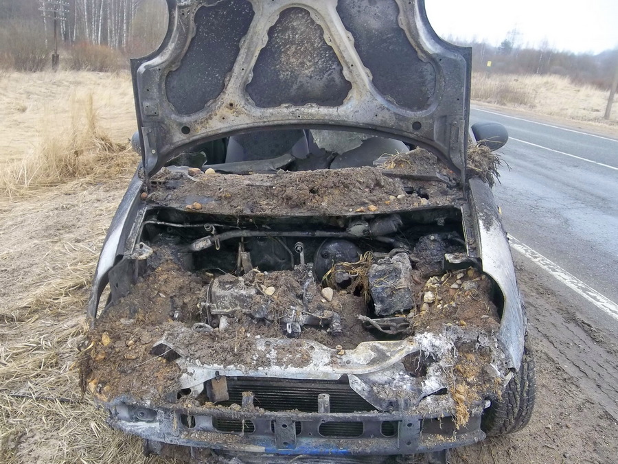 На дороге в Смоленской области загорелся «Daewoo Matiz»
