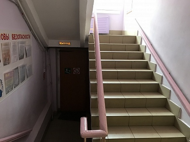 В Починковской районной больнице врач-терапевт погиб при падении с лестницы