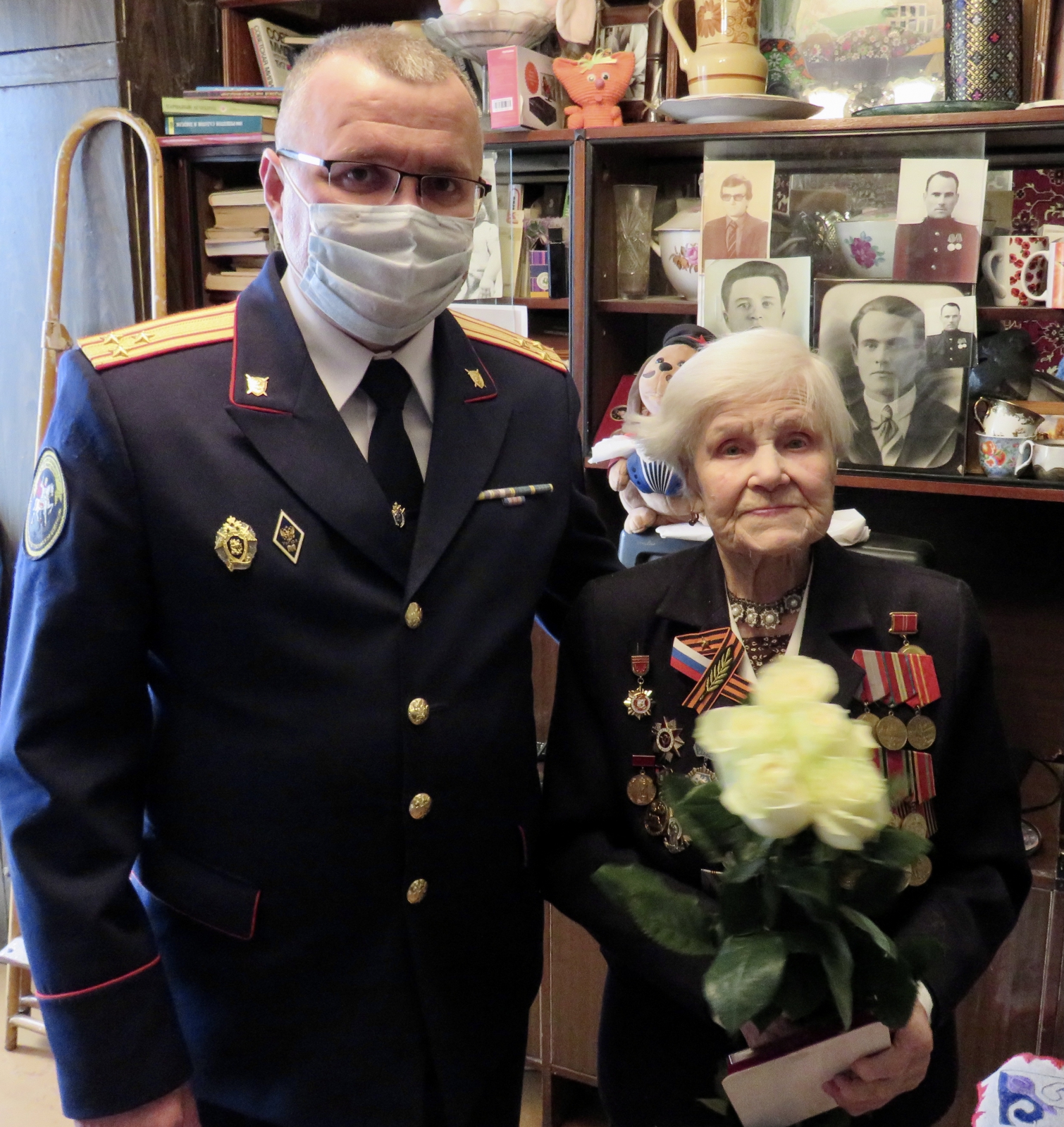 В Смоленске ветерану Великой Отечественной войны вручили памятную медаль