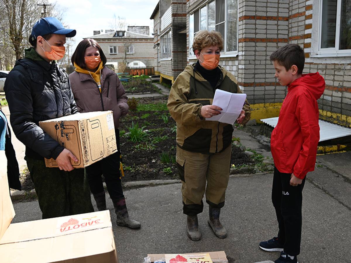 В Вяземском районе многодетные семьи получили гуманитарную помощь