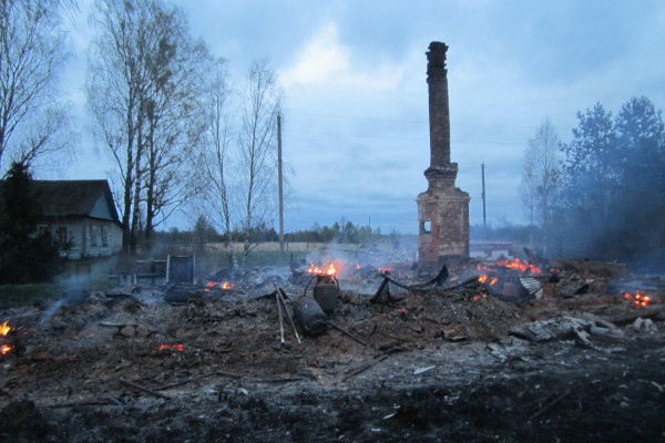 В Сафоновском районе в Издешково при пожаре погиб человек