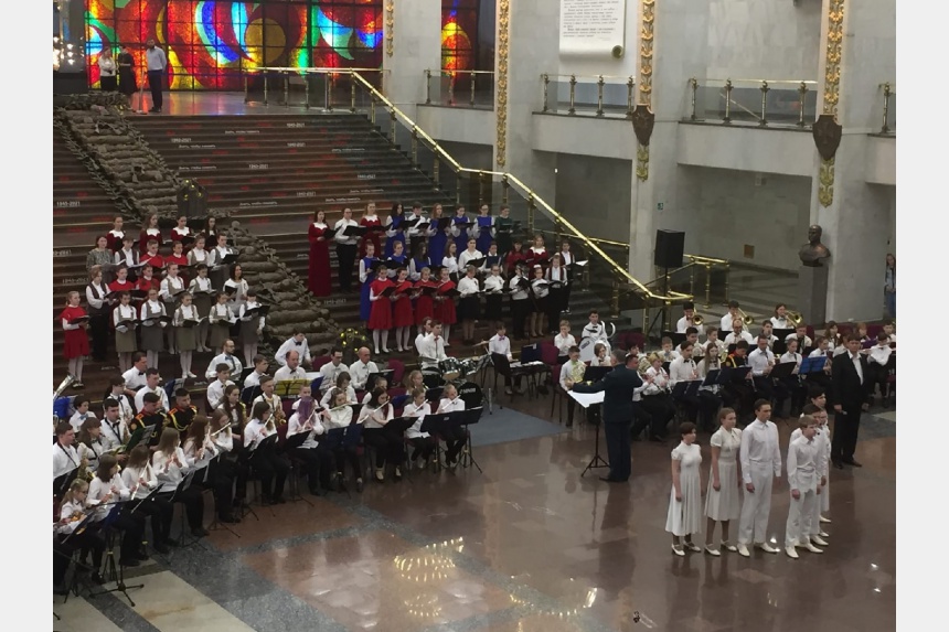 Юные смоленские музыканты приняли участие в праздничном концерте в Музее Победы