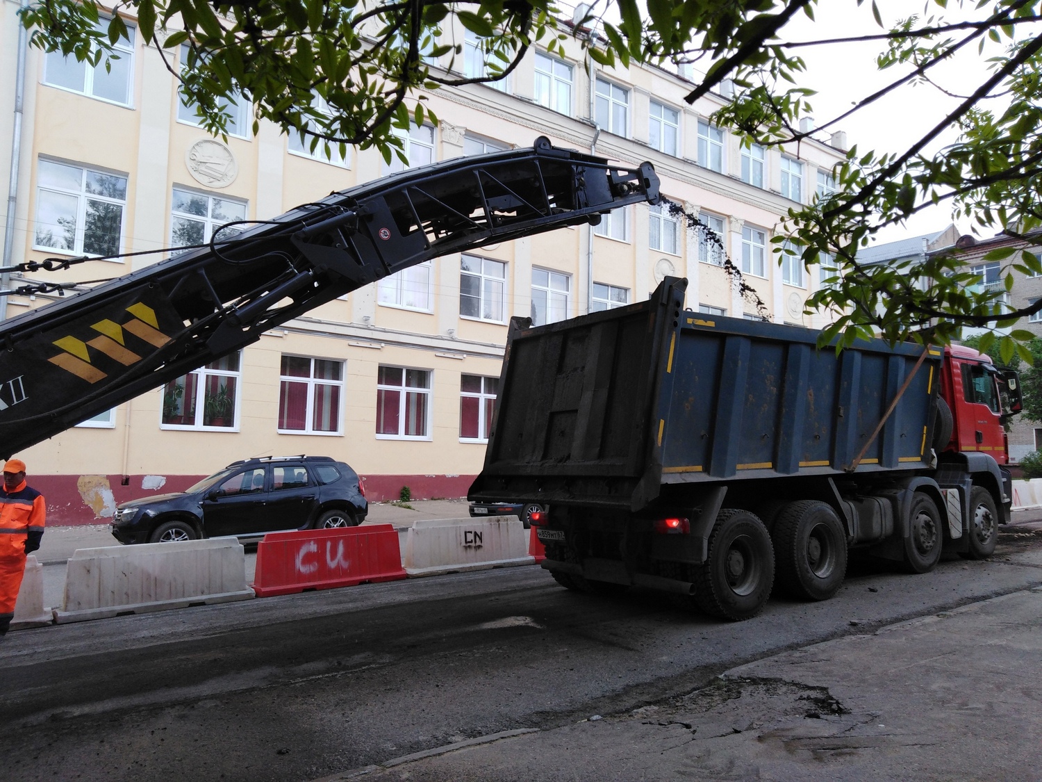 В Смоленске продолжается ремонт улицы Пржевальского