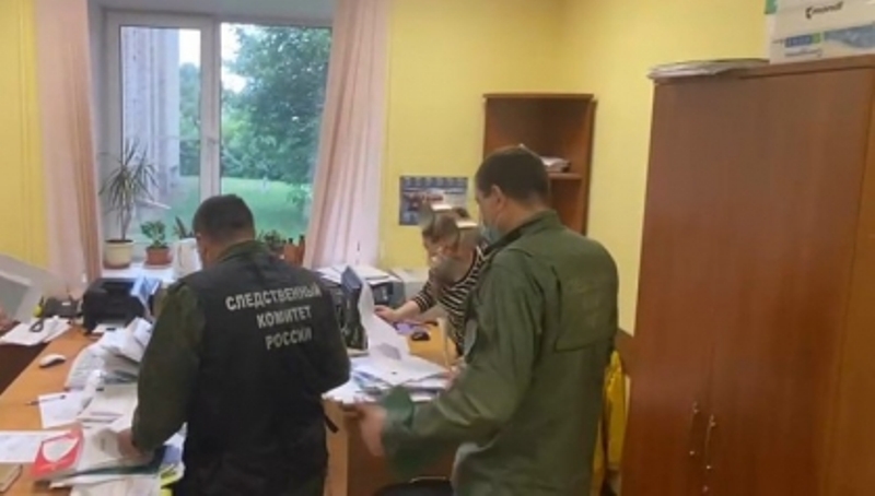 Возбуждены уголовные дела по сообщению СМИ о проживании граждан в аварийных домах в Гагарине
