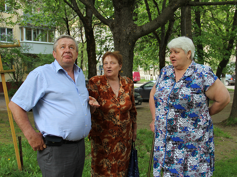 Депутат областной думы Валерий Разуваев встретился с жителями Ленинского района Смоленска