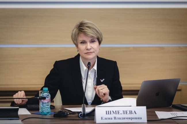 Елена Шмелева призвала освободить учителей от избыточных проверок