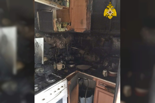 В поселке Верхнеднепровский тушили пожар в пятиэтажном доме