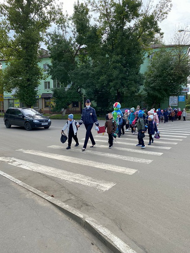 Сафоновская Госавтоинспекция провела посвящение в пешеходы для первоклассников