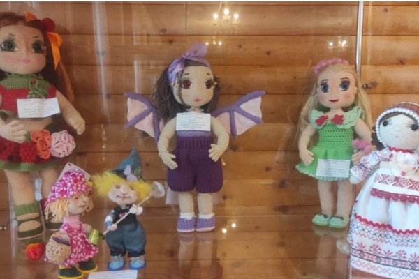 В  Смоленске прошла областная выставка авторских кукол «Отражение»