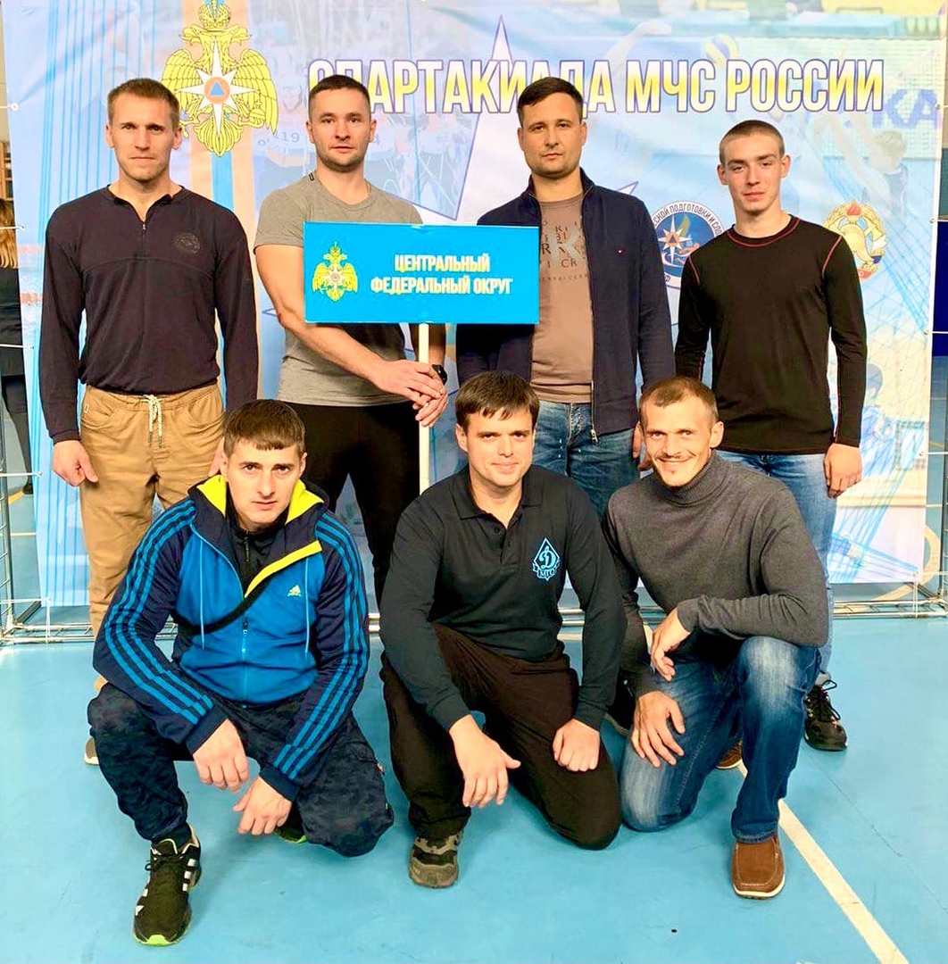 Смолянин стал одним из победителей Всероссийских соревнований по гиревому спорту среди команд МЧС