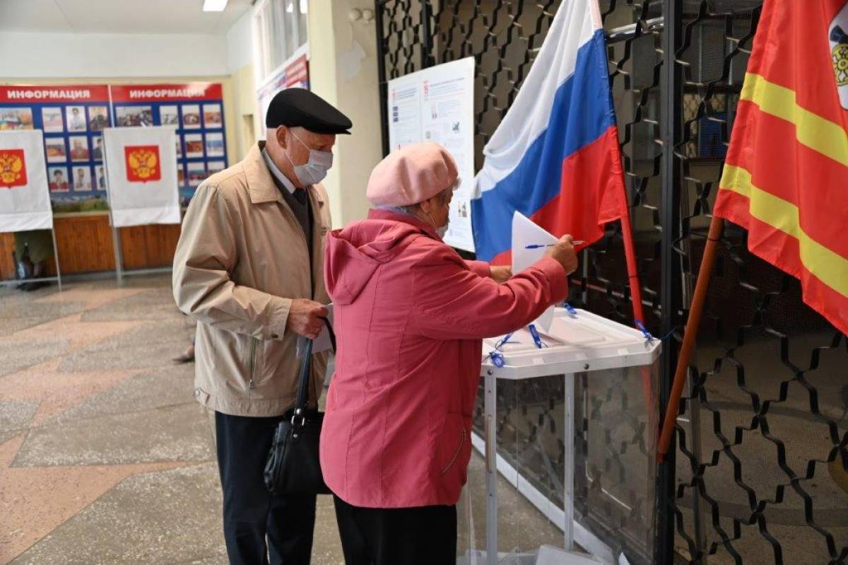 Почетный гражданин Смоленска Виталий Вовченко проголосовал на выборах в Госдуму
