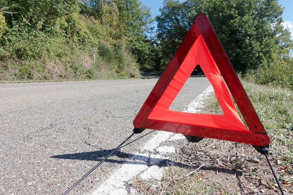 В Смоленском районе «LADA Largus» попала в аварию: пострадал пассажир