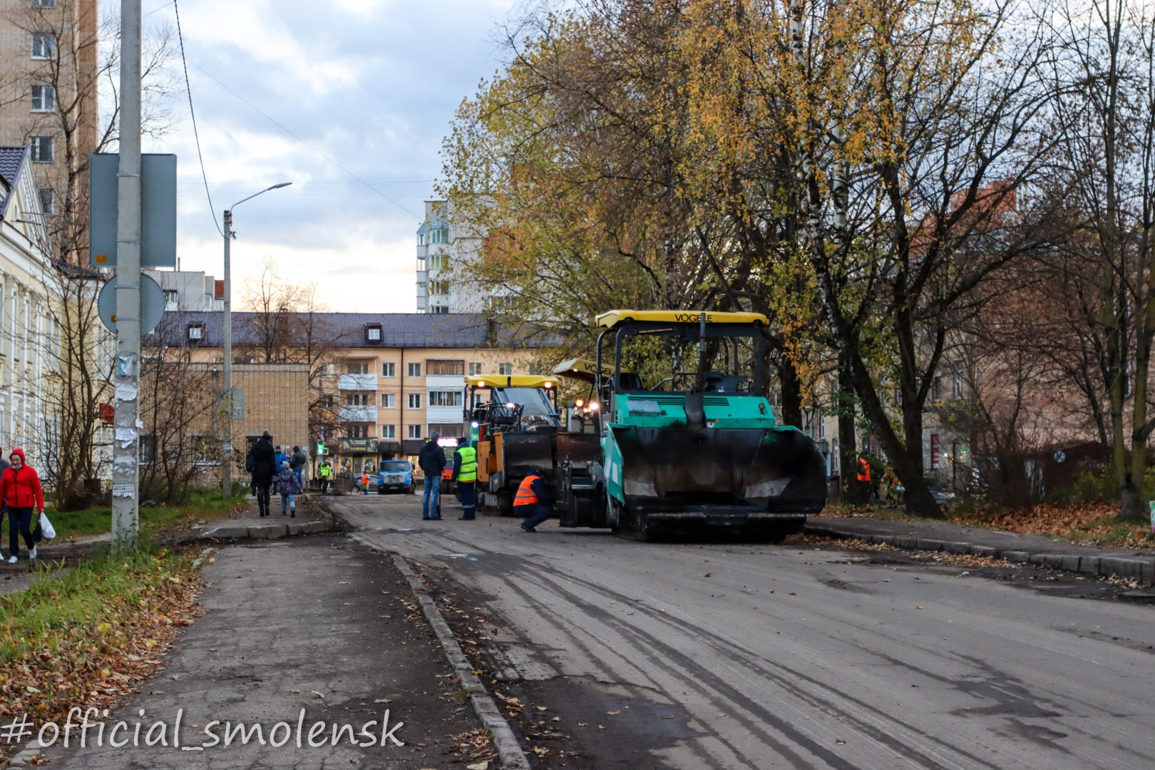 В Ленинском районе Смоленска обновляют переулок