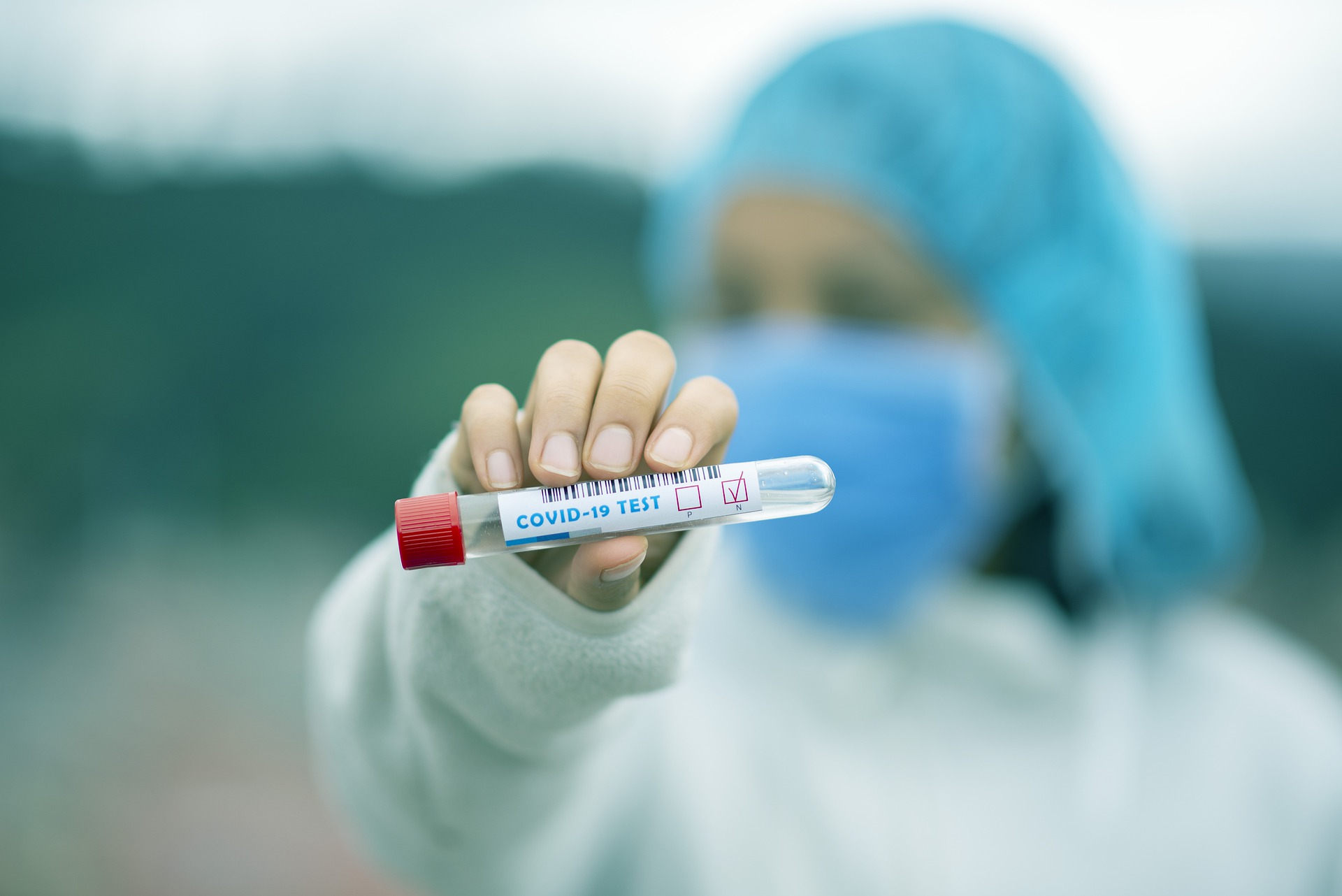 За сутки в Смоленской области выявили 561 заболевшего коронавирусом