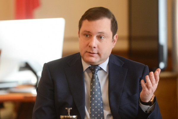 Губернатор Алексей Островский потребовал немедленно выплатить зарплату смоленским медработникам