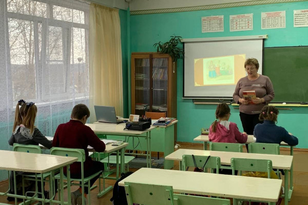 В школе Ярцевского района заменили окна и установили новую плиту