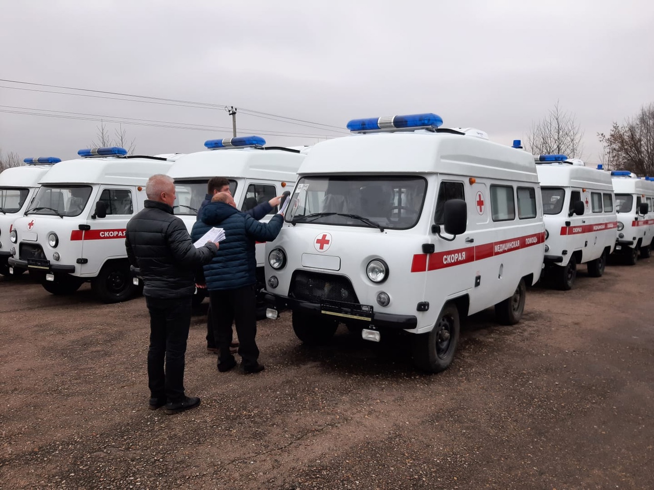16 новых автомобилей скорой помощи получили больницы Смоленской области