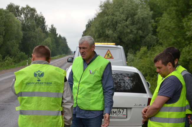 В Смоленской области общественники контролируют ремонт дорог по нацпроекту