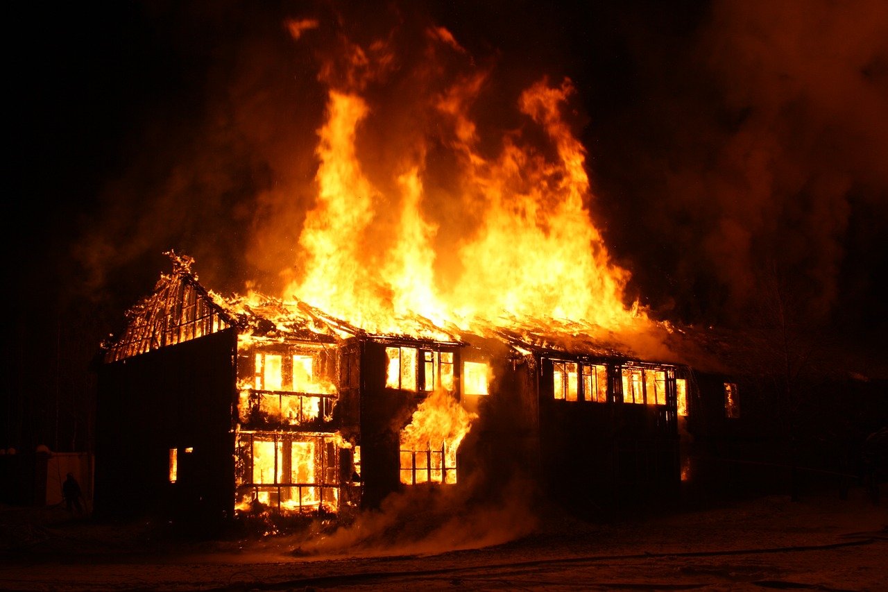 540 пожаров в жилых домах произошло на Смоленщине за год