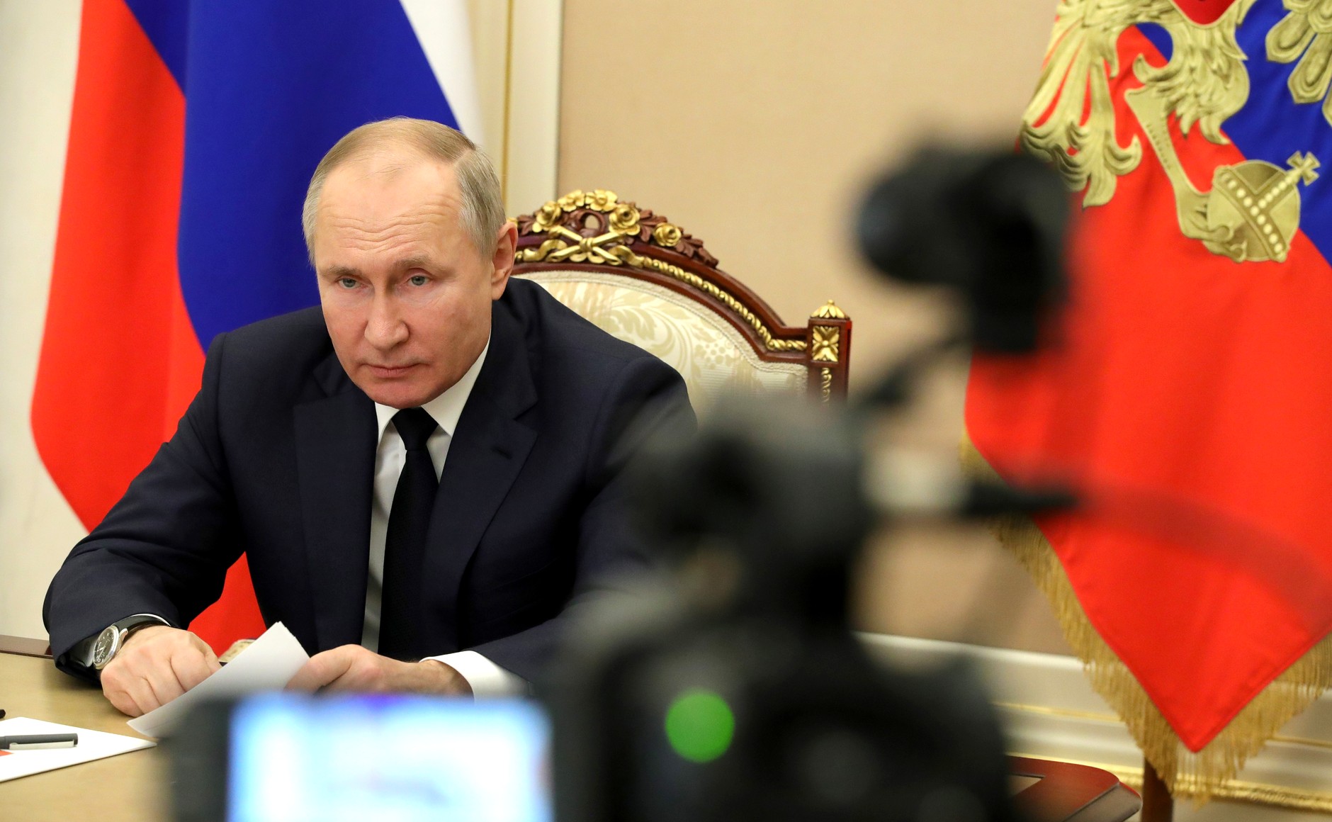 Президент Владимир Путин подписал указ о единовременной выплате ветеранам, проживающим в Донбассе