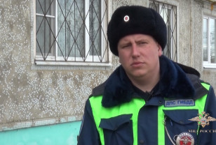 Сафоновский госавтоинспектор Алексей Аверченков спас из пожара беременную женщину