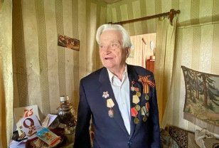 Сергей Неверов поздравил смоленских ветеранов
