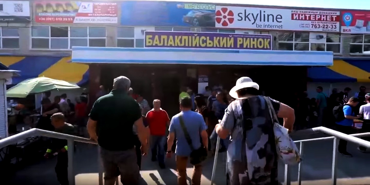 В освобожденных пунктах Харьковской области начали работать центральные рынки