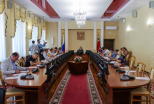 В мэрии Смоленска обсудили ремонт внутриквартальных проездов