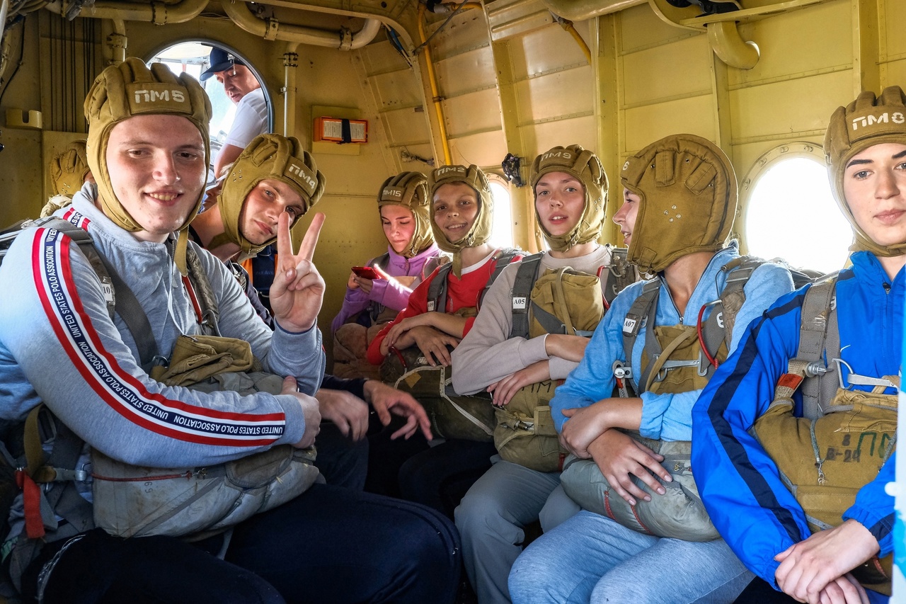 Алексей Островский рассказал смолянам о социальном проекте по подготовке парашютистов