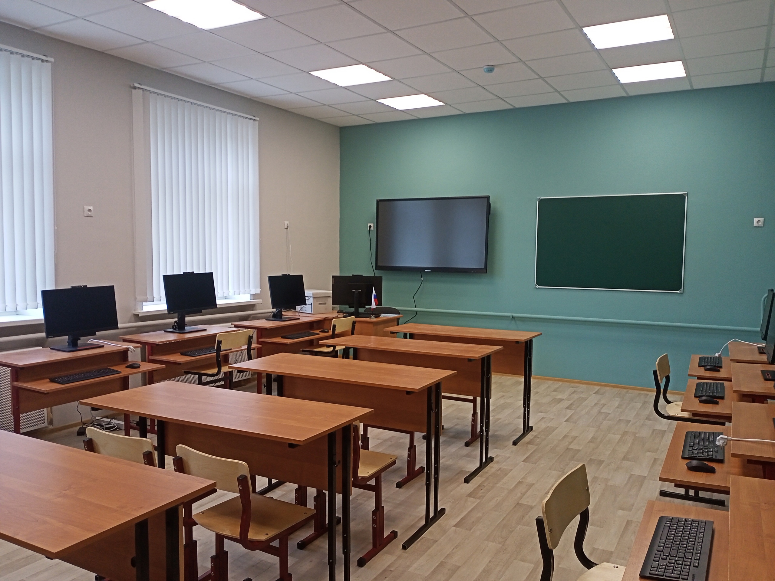 Многие школы Смоленской области встречают День знаний обновленными