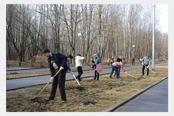 В Смоленске проходят мероприятия по массовой уборке города