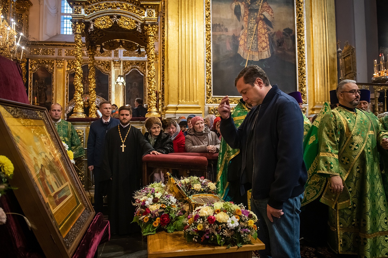Губернатор принял участие в торжественной встрече ковчега с мощами преподобного Сергия Радонежского