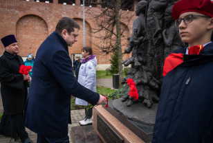 Алексей Островский принял участие в открытии в центре Смоленска нового памятника