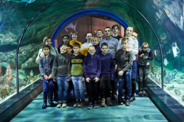 Вяземские следователи организовали посещение океанариума для ребят из подшефной школы-интерната