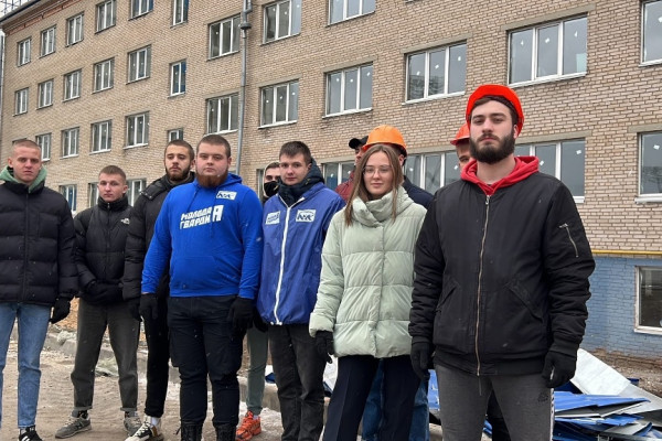 В Смоленске молодогвардейцы проконтролировали ремонт студенческих общежитий 