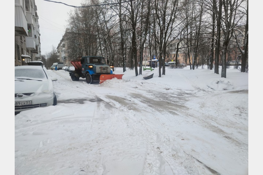 Администрация Смоленска настоятельно просит водителей не препятствовать уборке снега