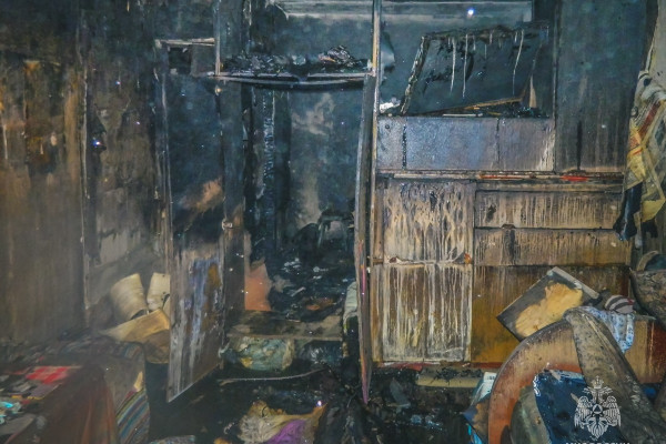 Ночью пожарные спасли 28 человек из задымлённого в Смоленске жилого дома