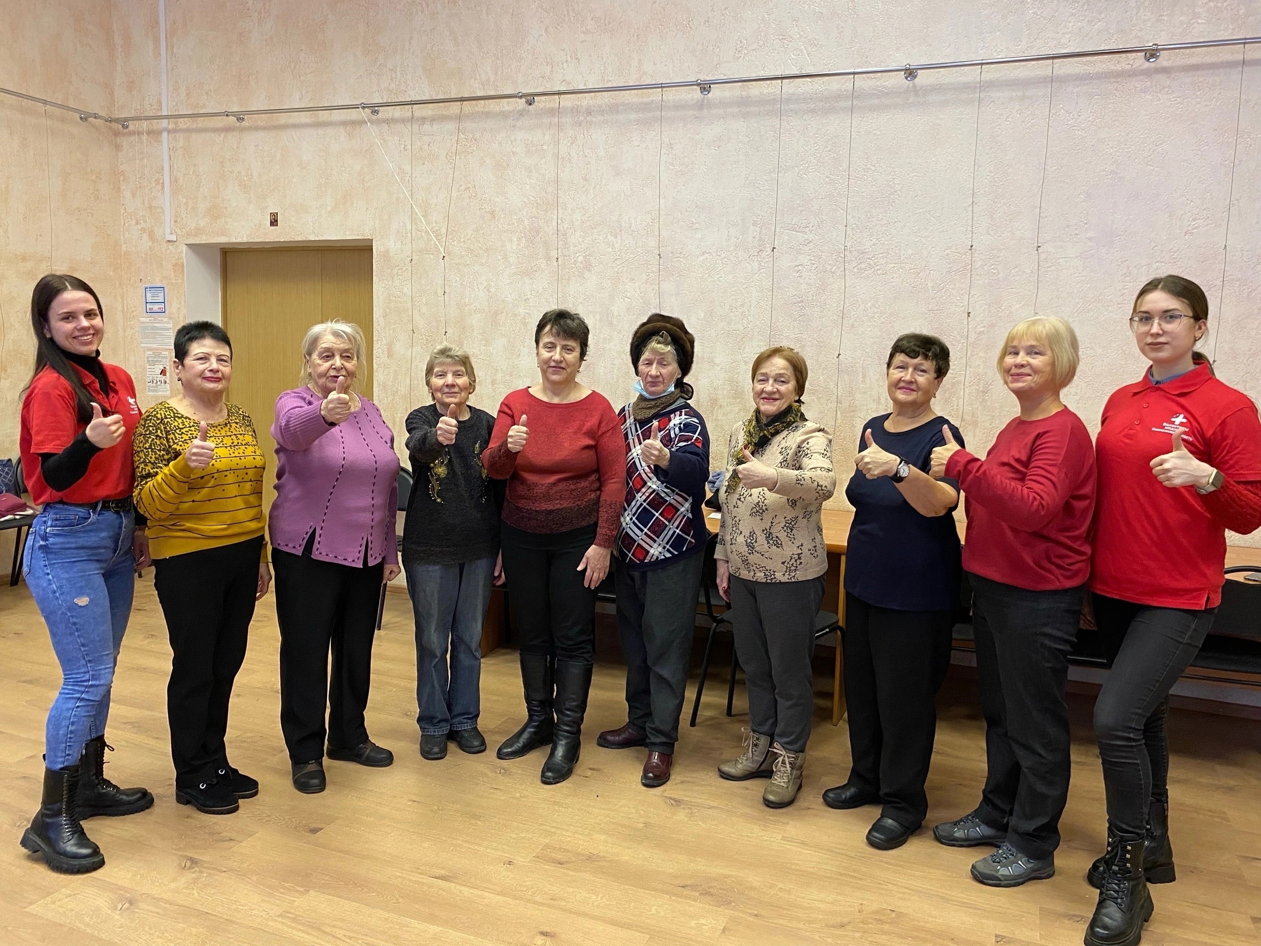 Смоленские волонтеры-медики провели встречу с членами Клуба Золотого возраста