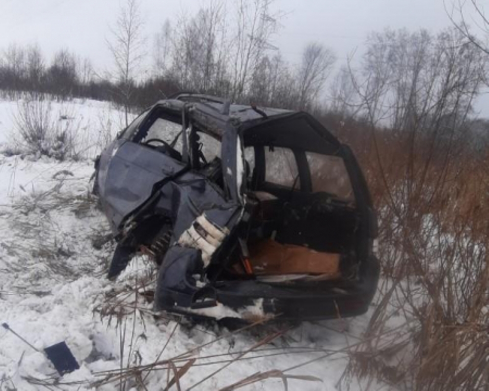 В Велижском районе водитель съехавшего в кювет автомобиля «ВАЗ» получил травмы