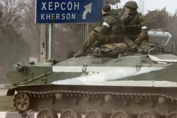 Оставшиеся в Херсоне сообщают о возможных признаках отхода украинских войск из города