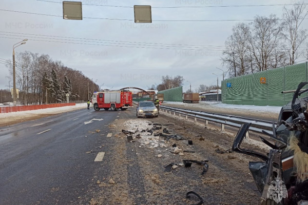 В Смоленской области произошло ДТП с участием трёх автомобилей
