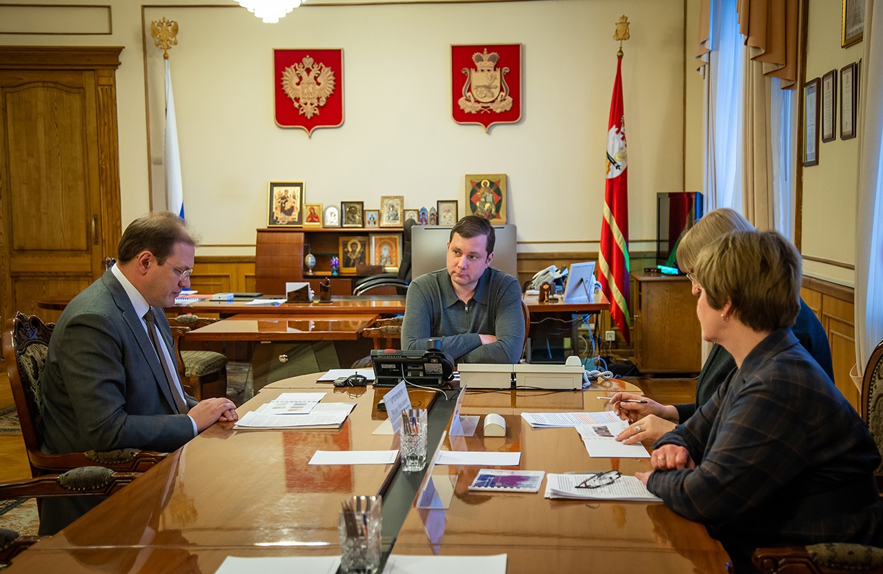 Алексей Островский и Михаил Артеменков обсудили итоги работы СмолГУ в прошлом году и наметили планы дальнейшего взаимодействия